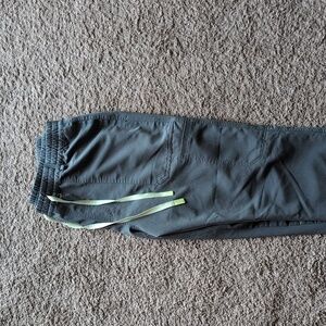 Figs Men’s green technical collection scrub pants size large